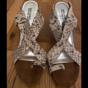 🌹Micheal Kors Snakeskin Leather Strap Heels